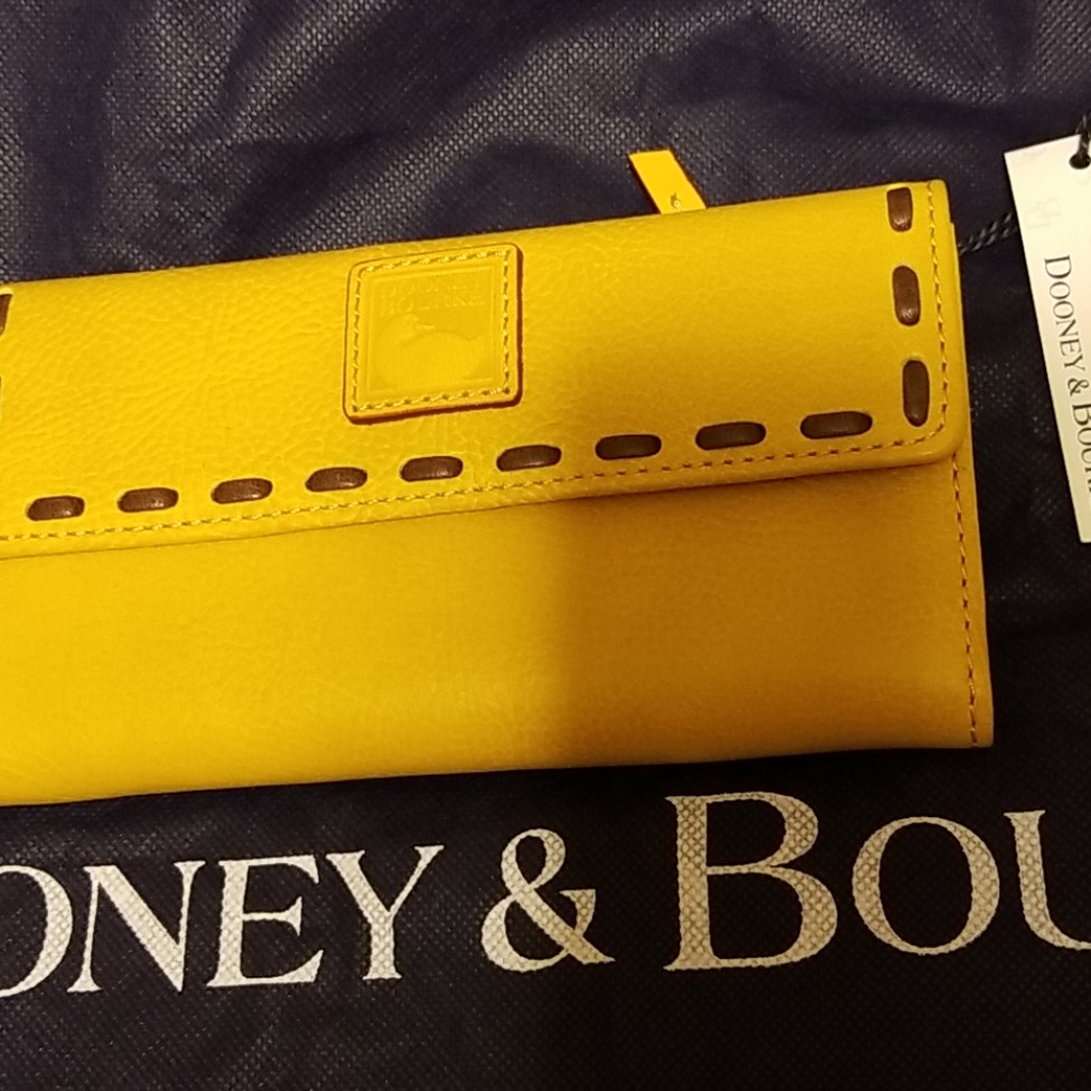 Dooney & Blourke women's portfolio